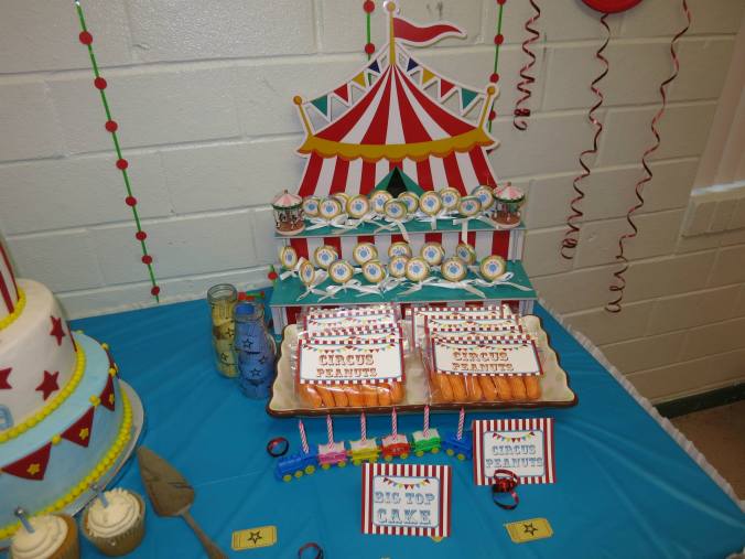 Lollipops and circus peanuts were also available for guests to enjoy